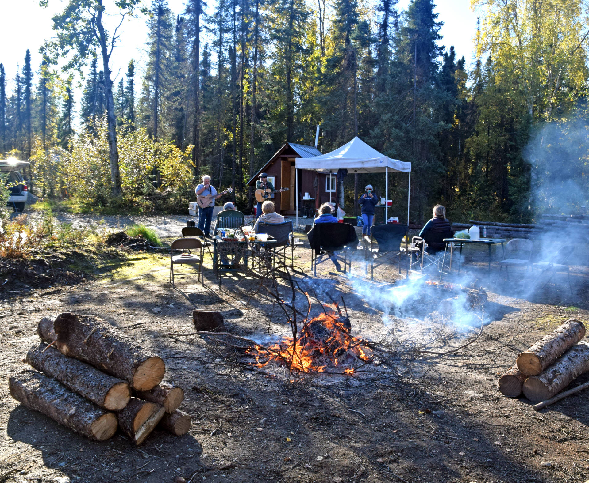 Picnic for 10 people with campfire. Unlimited amount of firewood is free to use! For picnics, gatherings and weddings of any size, you are required to bring your own tents, tables and chairs.